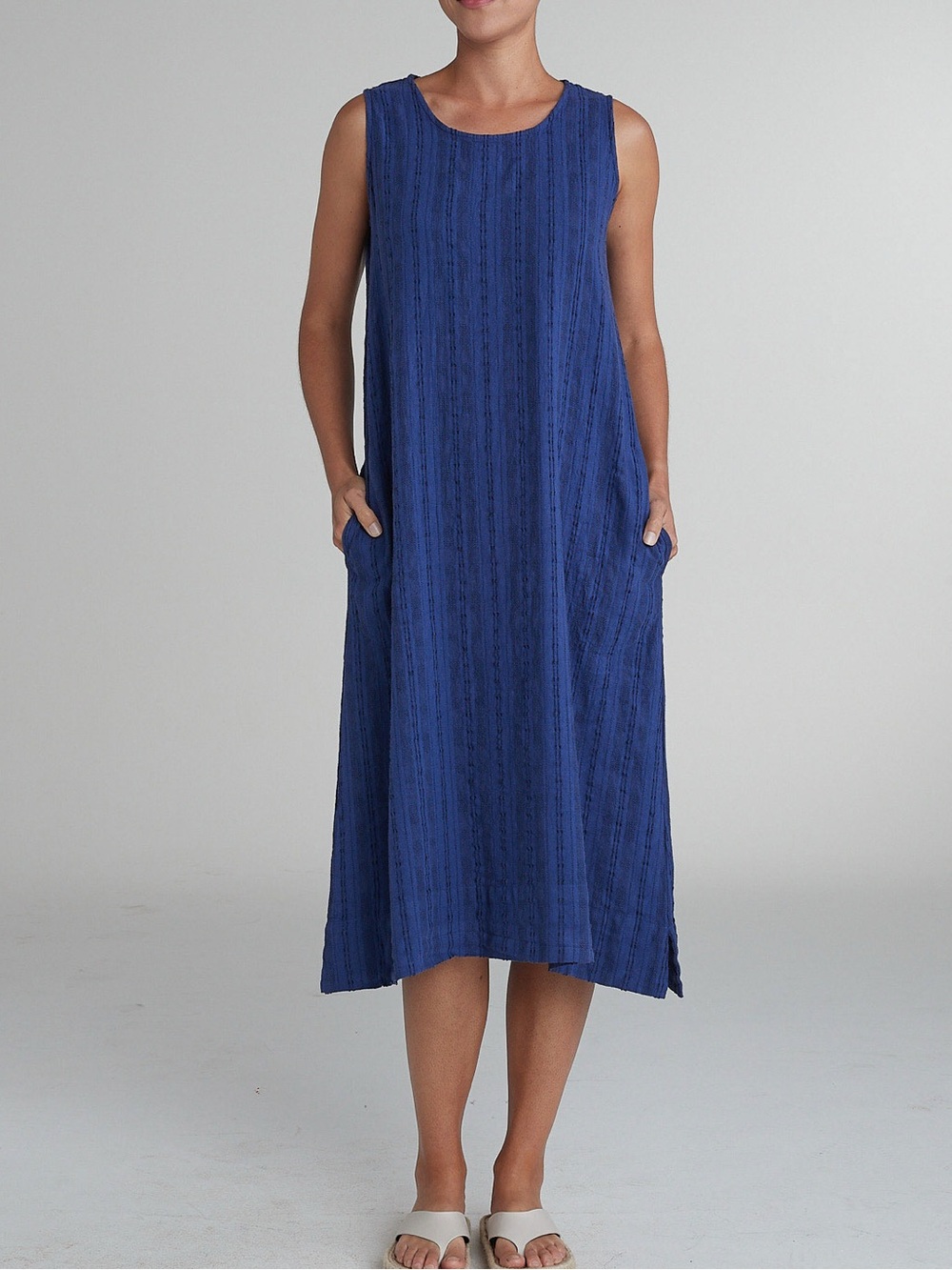 Cut Loose Easy Tank Textured Midi Dress in deep blue